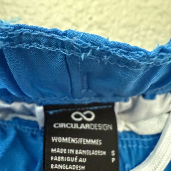 The North Face Blue Athletic Shorts 2 for $22 ❇️ - Picture 3 of 4